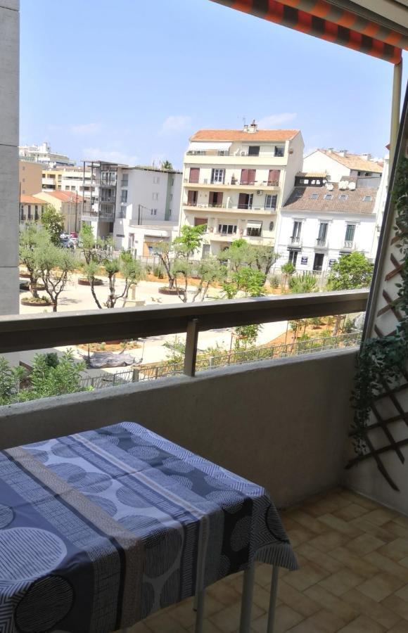 2 Pieces Climatise Avec Balcon Dans Le Vieil Antibes, Residence Avec Ascenseur Екстер'єр фото